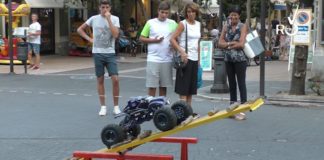 I Monster Truck telecomandati sgasano a Diano Marina