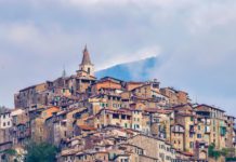 Il Coro Mongioje in concerto ad Apricale: il 26 settembre un viaggio tra tradizione e coralitĂ