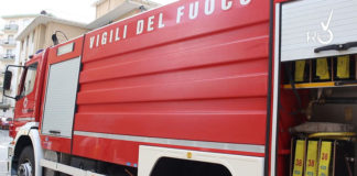 Incendio in una palazzina a Bordighera, ustionata una donna vigili del fuoco