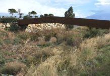 Odori nauseabondi tradiscono possibile inquinamento alla foce del Rio Baitè