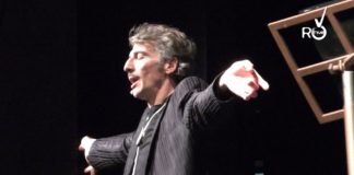 Le risate ‘Open source’ di Bergallo aprono la stagione teatrale di Bordighera