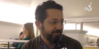 La frenesia del Festival vista da dietro il bancone di un bar