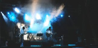 Diano Marina, sabato sera all’insegna del rock con la Pink Floyd Tribute Band “The Machine”