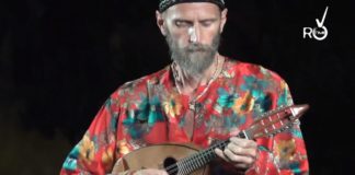 Il mandolino di Carlo Aonzo fa vibrare i cuori di Diano