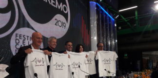 Sanremo 2019, premiati gli Ex-Otago per il miglior videoclip. Consegnate anche le magliette ‘Genova nel cuore’