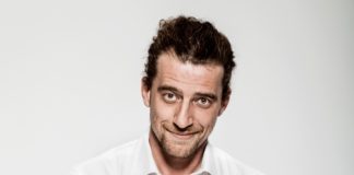 Diano Marina, il cabaret irrompe all’EMD Festival: biglietti a ruba per Maurizio Lastrico