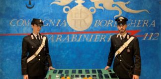 In carcere sei giovani stranieri: i Carabinieri di Bordighera sequestrano oltre 140 dosi di cocaina ed eroina sequestro droga carabinieri bordighera