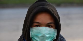 Coronavirus, sul web mascherine a 5000 euro e non sicure: 20 denunce in tutta Italia, perquisizioni della Finanza anche in Liguria