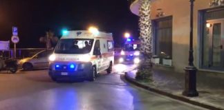 Coronavirus, Alassio: altri tre casi sospetti trasferiti dall’hotel al San Martino di Genova ambulanza