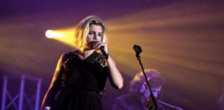 “Tra palco e città ”, domani sera Emma Marrone live in Piazza Colombo: al via i concerti fuori dal Teatro Ariston