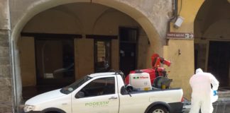 Coronavirus, intervento di sanificazione nelle vie del centro di Pieve di Teco