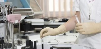 Coronavirus: effettuati screening sierologici su circa mille dipendenti di Asl 1, laboratori privati per le Rsa medico laboratorio