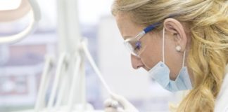 In Francia oltre 200 contagiati da Covid-19. Macron: “Pronti a requisire tutte le mascherine in vendita e in produzione” mascherina