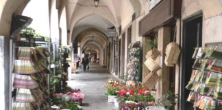 Pieve di Teco: scatta l’obbligo di mascherina e guanti sotto i portici e in tutti gli esercizi commerciali, l’ordinanza del sindaco Alessandri