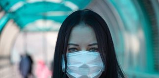 Regione Liguria valuta l’obbligatorietà delle mascherine in alcune situazioni: “Prima la distribuzione a tutti” coronavirus mascherina