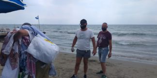 Diano Marina, commercio abusivo sul litorale: individuati due venditori dalla Polizia locale