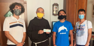 Bordighera: l’associazione culturale BordiEventi consegna a padre Faustino parte del ricavato della Beodo Urban Trail