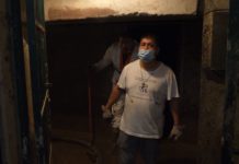 Don Rito Alvarez torna a Ventimiglia per dare una mano: “Felice di vedere tanti giovani. Voglia di rimettersi in piedi”