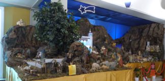 Presepe opera d’arte nella chiesa di Terrasanta a Bordighera. Fulvio De Benedetti: “È una passione da tramandare ai giovani” presepe bordighera