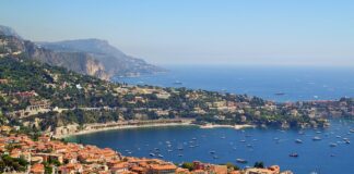 Francia, domani inizia la fase-3 della ripartenza. Coprifuoco alle 23, bar e ristoranti anche al chiuso, ingresso libero per cittadini Ue. Il ‘Vistaero’ diventa Maybourne Riviera nizza costa azzurra