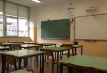 Boom di contagi nelle scuole: Portogallo e Danimarca prolungano le vacanze di Natale, la Francia ci pensa scuola