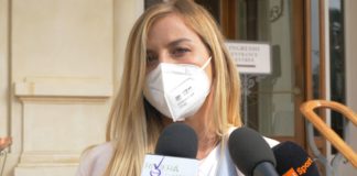 Beatrice Venezi torna a Sanremo per annunciare il vincitore tra i Giovani. “Complimenti all’Orchestra e a chi la dirige senza l’energia del pubblico” Beatrice Venezi