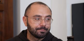 Bordighera, padre Faustino fa il punto sull’accoglienza dei profughi ucraini. “C’è il rischio di abituarsi al male della guerra, dobbiamo evitarlo” padre faustino