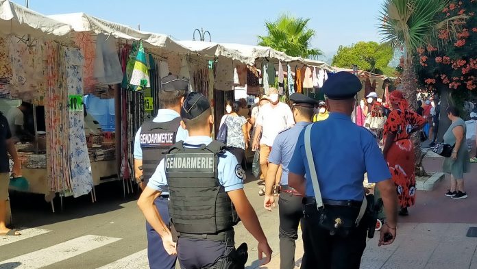 carabinieri e gendarmerie mercato ventimiglia