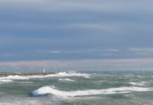 Torna il maltempo in Liguria: venti forti e mare mosso nel fine settimana vento mareggiata Imperia