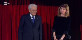 Sergio Mattarella a Sanremo 2023: applausi, Inno d’Italia e show di Benigni per l’apertura della prima serata sergio mattarella