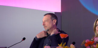 Sanremo 2023, Amadeus sul ‘caso Blanco’: “Ha sbagliato ma non gli metto croce addosso. Dietro le quinte è difficile percepire quanto avviene sul palco”