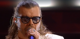 Sanremo 2023, share in calo per la terza serata (57,6%). Persi oltre 100mila telespettatori dall’anno scorso gianluca grignani