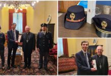 Imperia, Il questore Giuseppe Felice Peritore consegna al Vescovo Suetta l’Olio derivante dagli alberi del Giardino della Memoria di Capaci