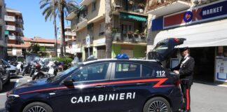 Bordighera, armato di coltello tenta una rapina in un supermercato: arrestato dai Carabinieri carabinieri