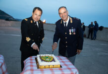 Ventimiglia: grande festa al Forte dell’Annunziata per il pensionamento del Sostituto Commissario Luigi Lanzillotta, icona della Polizia di Frontiera