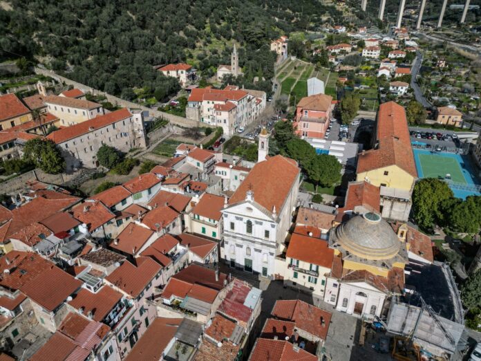 Piazza Trinità taggia