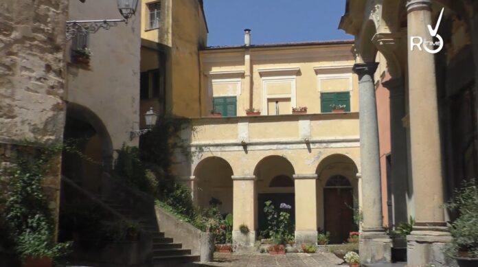 piazzetta chiesa san tommaso dolcedo