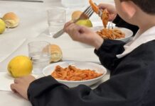 Vallecrosia al Mare, nuovo servizio di mensa scolastica: “Più qualità e costi contenuti per le famiglie” mensa