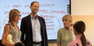 Il sindaco Za Garibaldi e l’assessore Messico in visita alle scuole di Diano Marina: i saluti a studenti e insegnanti, al lavoro nei nuovi spazi scolastici di via Biancheri