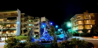 “Go Blue”: Bordighera illumina i suoi monumenti in occasione del 35° anniversario della Convenzione sui diritti dell’infanzia
