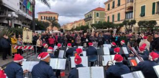 La Banda Musicale di Diano Marina protagonista di due concerti prenatalizi: grande successo per gli eventi. Prossimo appuntamento il 28 dicembre