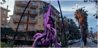 Bordighera a sostegno dell’epilessia: illuminati di viola la fontana delle Sirene e la fontana ‘Dave, coda di capodoglio’