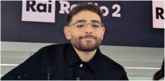 Sanremo 2025: Rocco Hunt con la sua ‘Mille vote ancora’ apre le conferenze in sala stampa. “Il primo Festival da papà dopo i 9 anni di ‘Nu juorno buono'” Rocco Hunt