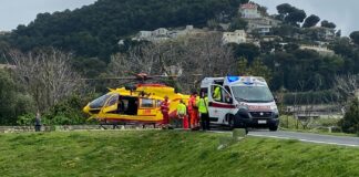 Incidente a Bordighera: anziano cade da un albero, trasportato in codice rosso in ospedale