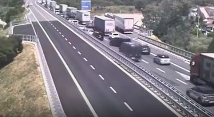 traffico bloccato a10
