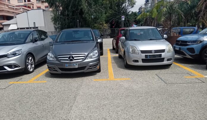 parcheggi gialli taggia