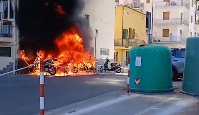 incendio motorini riva ligure