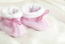 Fiocco rosa per Gianni Berrino e Manuela Sasso: è nata Caterina scarpe neonata
