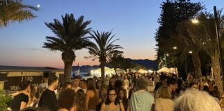 Bordighera, lungomare gremito per la seconda serata di “Un mare di sapori”: stasera il gran finale con lo chef stellato Fabio Ingallinera