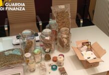 Guardia di Finanza di Imperia arresta coltivatore e spacciatore di droga: sequestrati oltre 1 kg di marijuana, hashish e metanfetamina